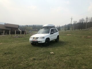 2017 Chevrolet Niva I Рестайлинг, белый, 750000 рублей, вид 4