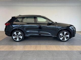 2025 Audi Q5 40 TFSI III (GU), чёрный, 7490000 рублей, вид 3