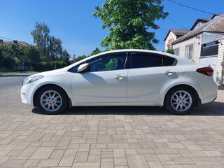 2018 Kia Cerato III Рестайлинг (Classic), белый, 1200000 рублей, вид 5