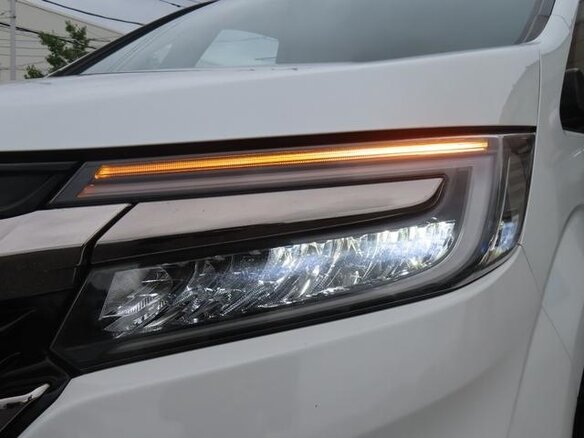 2020 Honda Stepwgn V Рестайлинг, белый - вид 38