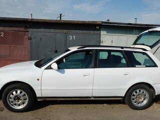 1998 Audi A4 I (B5), белый, 330000 рублей, вид 4
