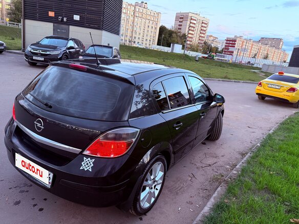2012 Opel Astra H Рестайлинг, чёрный, 650000 рублей - вид 3
