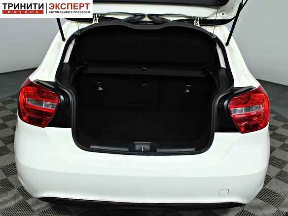 2014 Mercedes-Benz A-Класс 180 III (W176), белый - вид 9