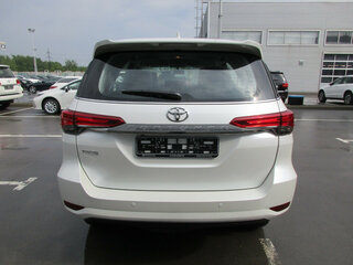 2019 Toyota Fortuner II, белый, 5300000 рублей, вид 3