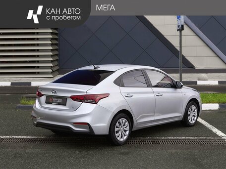 2017 Hyundai Solaris II, серебристый, 1018000 рублей, вид 2