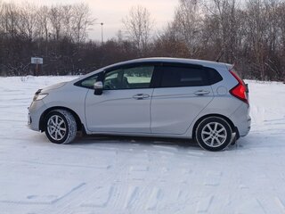 2019 Honda Fit III Рестайлинг, серый, 1450000 рублей, вид 5
