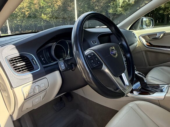 2013 Volvo S60 II Рестайлинг, голубой, 1700000 рублей - вид 10