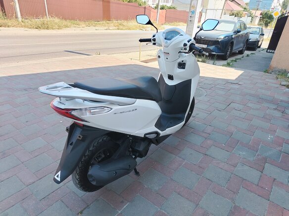 2021 Honda Lead 125, белый, 299999 рублей - вид 11