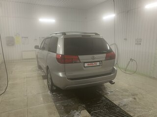 2003 Toyota Sienna II, серебристый, 1100000 рублей, вид 3