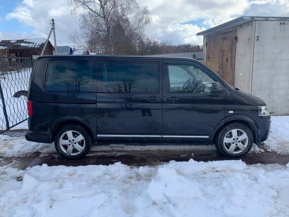 2010 Volkswagen Multivan T5 Рестайлинг, чёрный, 2500000 рублей - вид 1