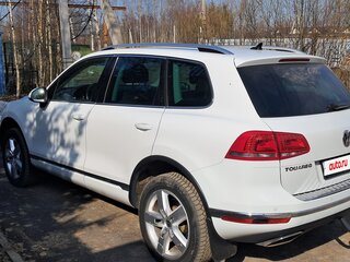 2016 Volkswagen Touareg II Рестайлинг, белый, 3600000 рублей, вид 2