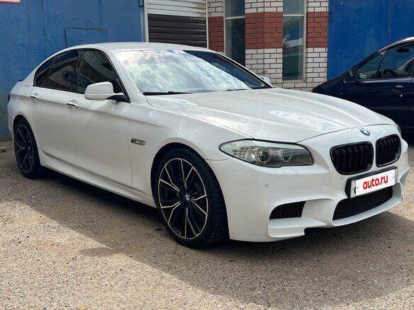2013 BMW 5 серии 520i VI (F10/F11/F07), белый, 1650000 рублей - вид 1