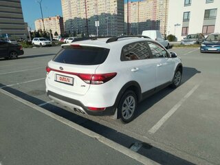 2019 Kia Rio X-Line IV, белый, 1700000 рублей, вид 4