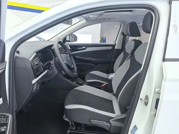 2026 Jetta VS7 I Рестайлинг 2, белый - вид 4