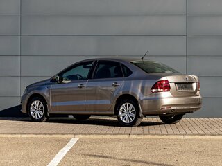 2015 Volkswagen Polo V Рестайлинг, коричневый, 995000 рублей, вид 4