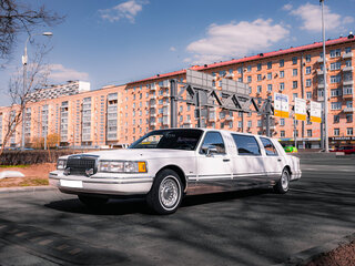1993 Lincoln Town Car II, белый, 10000000 рублей, вид 5