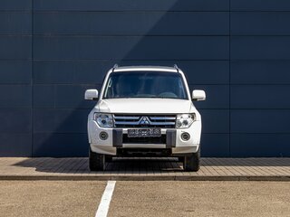 2011 Mitsubishi Pajero IV Рестайлинг 1, белый, 1795000 рублей, вид 2
