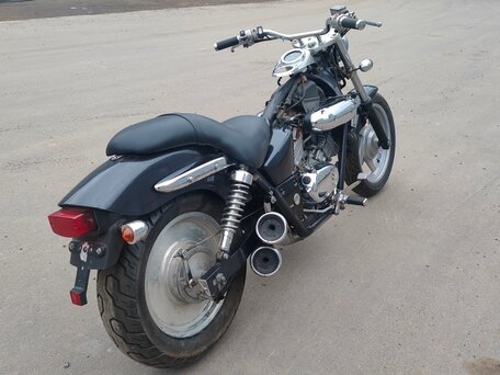 1997 Honda Magna, чёрный, 189000 рублей, вид 3