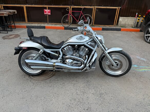 2003 Harley-Davidson V-Rod, серебристый, 800000 рублей - вид 1