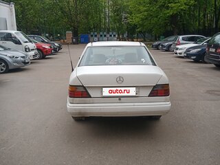 1992 Mercedes-Benz W124 250, белый, 899999 рублей, вид 3