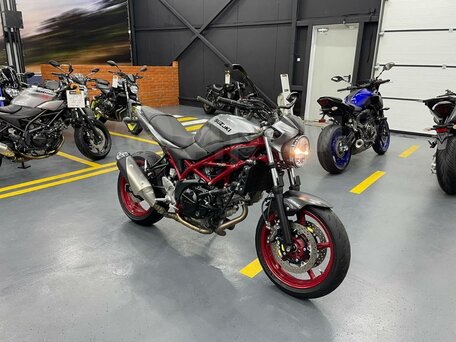 2019 Suzuki SV 650, красный, 680000 рублей, вид 1