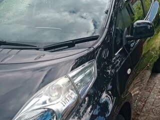 2013 Nissan Leaf I (ZE0/AZE0), чёрный, 1850000 рублей, вид 3
