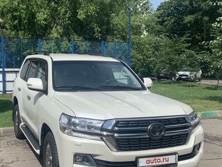 2016 Toyota Land Cruiser 200 Series Рестайлинг 2, белый, 5500000 рублей, вид 2