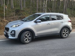 2021 Kia Sportage IV Рестайлинг, серебристый, 2300000 рублей, вид 3