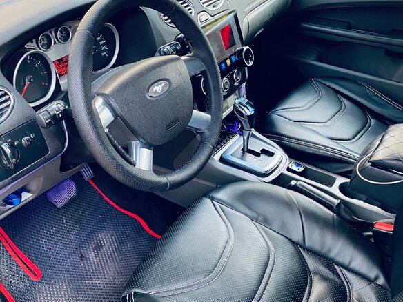 2009 Ford Focus II Рестайлинг, серебристый, 800000 рублей - вид 3