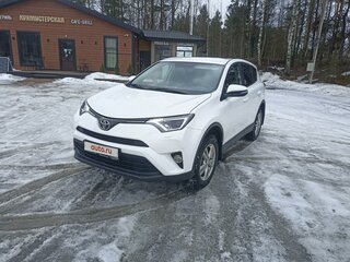 2018 Toyota RAV4 IV (XA40) Рестайлинг, белый, 2500000 рублей, вид 5