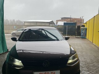 2014 Volkswagen Jetta VI Рестайлинг, коричневый, 800000 рублей, вид 4