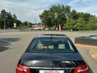 2011 Mercedes-Benz E-Класс 300 IV (W212, S212, C207), чёрный, 1180000 рублей, вид 5