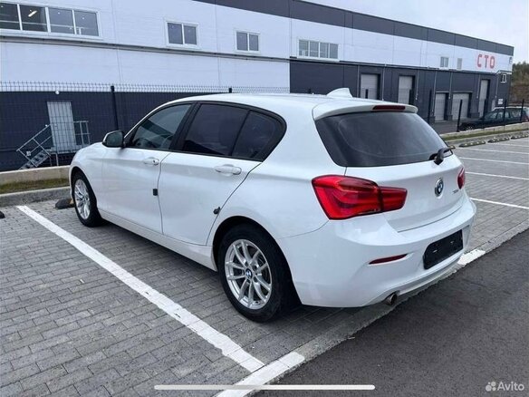 2017 BMW 1 серии 118d II (F20/F21) Рестайлинг, белый, 1700000 рублей - вид 6