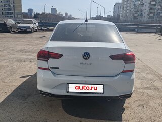 2022 Volkswagen Polo VI, белый, 2000000 рублей, вид 3
