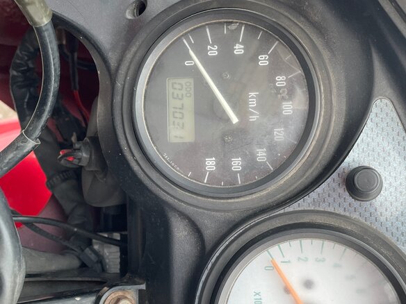 2001 Suzuki SV 400, красный, 245000 рублей - вид 6