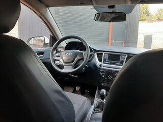 2020 Hyundai Solaris II Рестайлинг, белый, 920000 рублей, вид 4