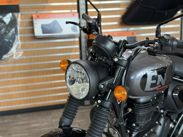 2026 Royal Enfield Hunter, серый, 432000 рублей - вид 2