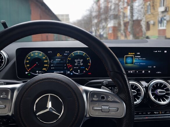 2020 Mercedes-Benz GLA AMG 35 AMG II (H247), чёрный, 3900000 рублей - вид 6