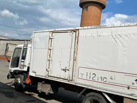 1995 Isuzu Forward (F-Series), белый, 1100000 рублей, вид 3