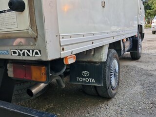 2001 Toyota Dyna, белый, 850000 рублей, вид 3
