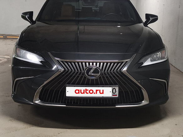 2020 Lexus ES 250 VII, чёрный, 4700000 рублей - вид 3