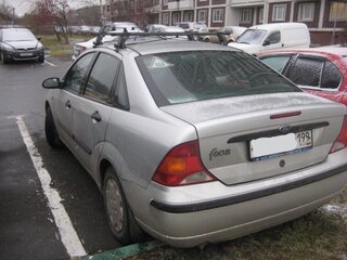 2003 Ford Focus I Рестайлинг, серебристый, 310000 рублей, вид 3