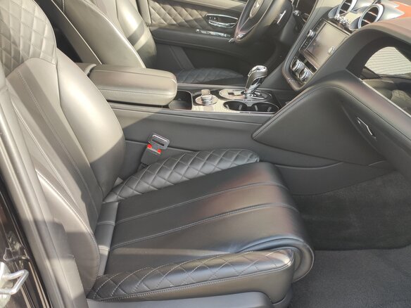 2017 Bentley Bentayga I, чёрный, 10300000 рублей - вид 12
