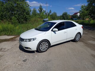 2011 Kia Cerato 4-speed II, белый, 780000 рублей, вид 1