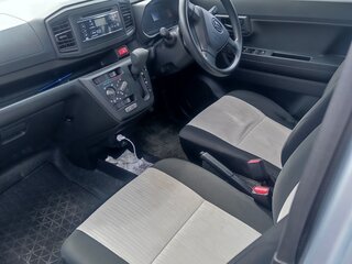 2019 Daihatsu Mira e:S II, серебристый, 670000 рублей, вид 5