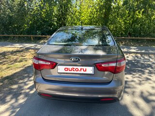 2014 Kia Rio 6-speed III, серый, 1200000 рублей, вид 4