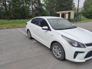 2017 Kia Rio IV, белый, 1100000 рублей, вид 3