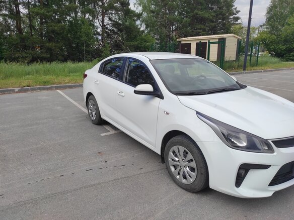 2017 Kia Rio IV, белый, 1100000 рублей - вид 2