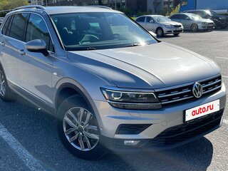 2018 Volkswagen Tiguan II, серебристый, 2650000 рублей, вид 2
