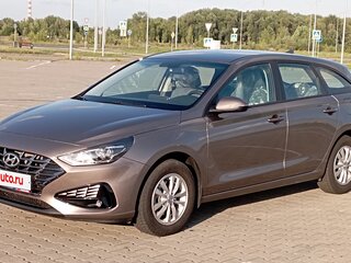 2022 Hyundai i30 III Рестайлинг 2, коричневый, 2590000 рублей, вид 4